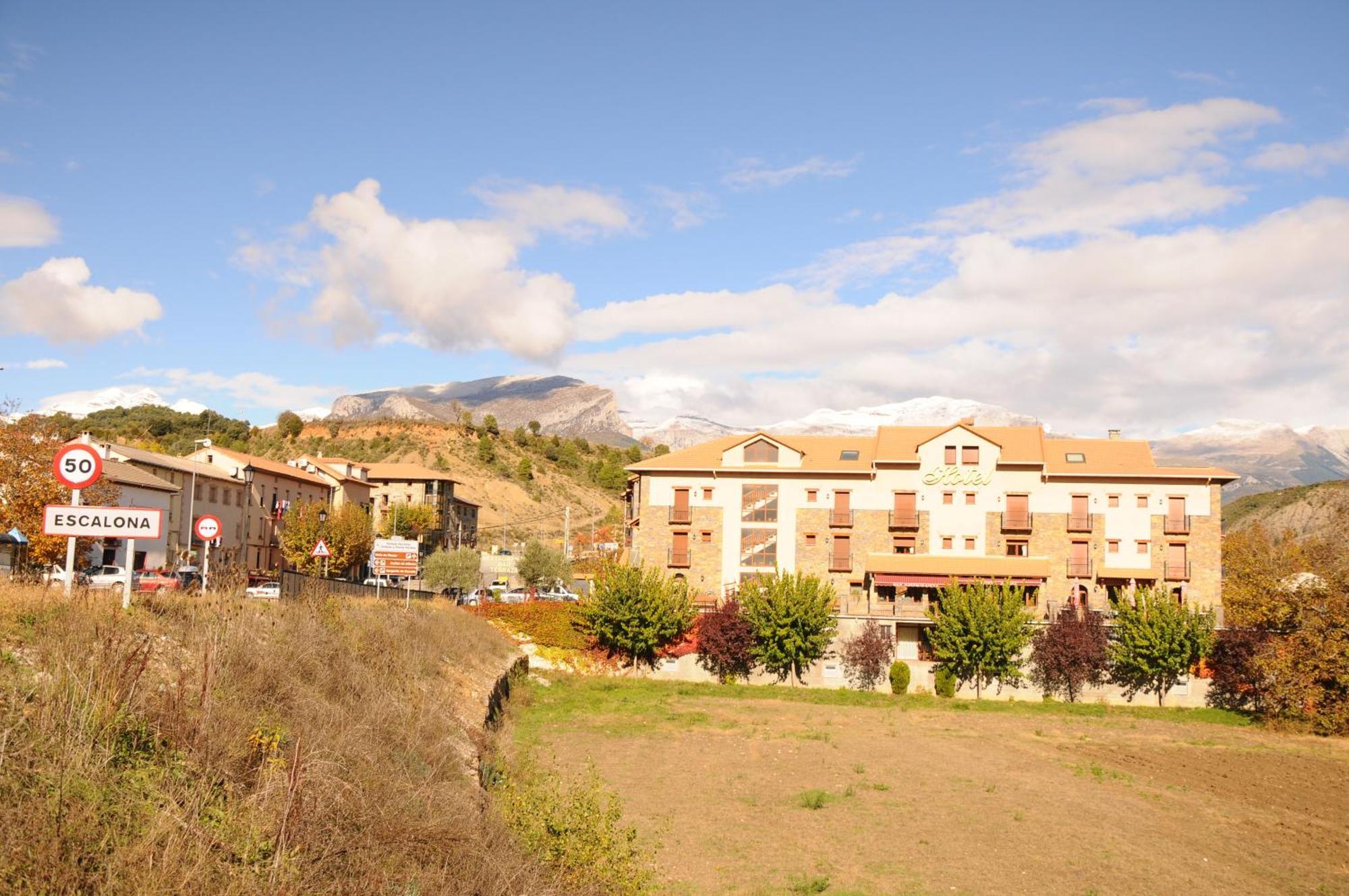 Hotel Arnal Escalona  Exterior photo