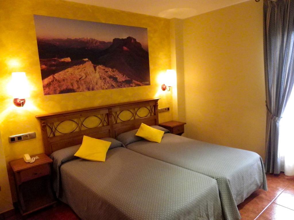 Hotel Arnal Escalona  Exterior photo