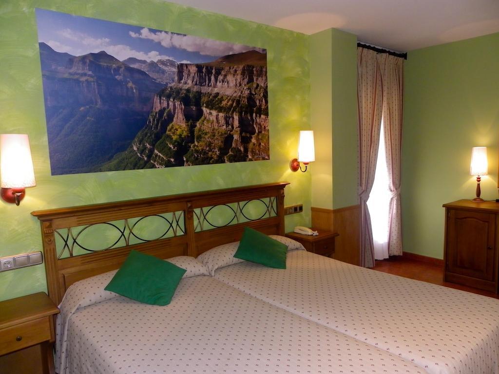 Hotel Arnal Escalona  Exterior photo