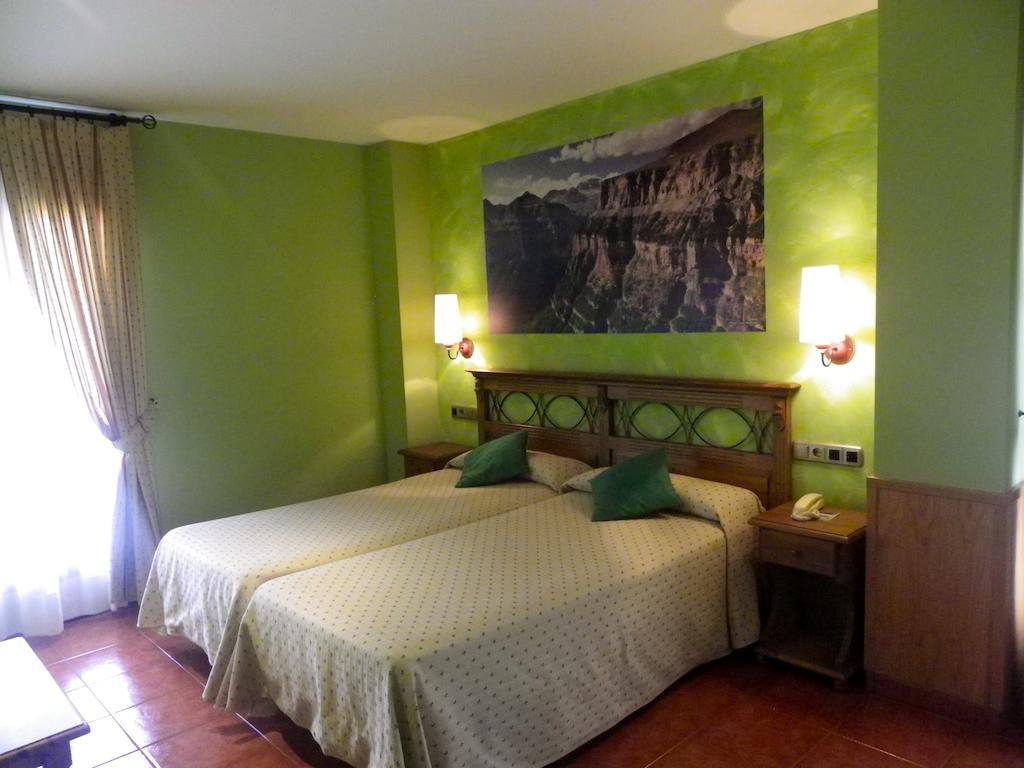 Hotel Arnal Escalona  Exterior photo